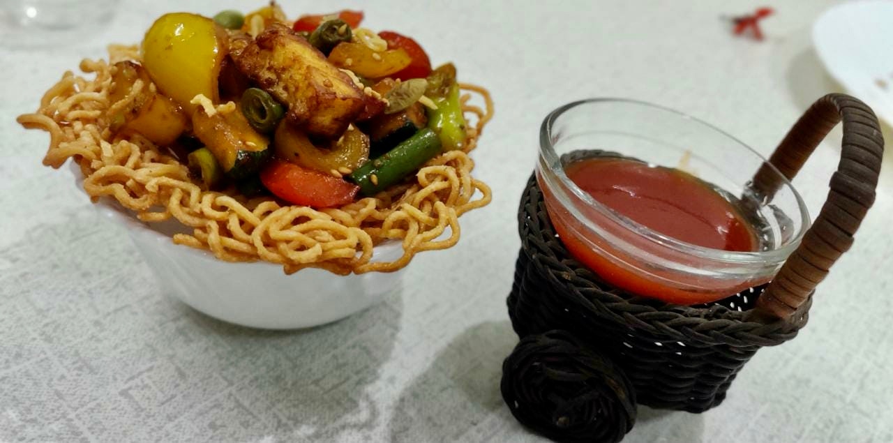 Veg crispy stir fry noodles 